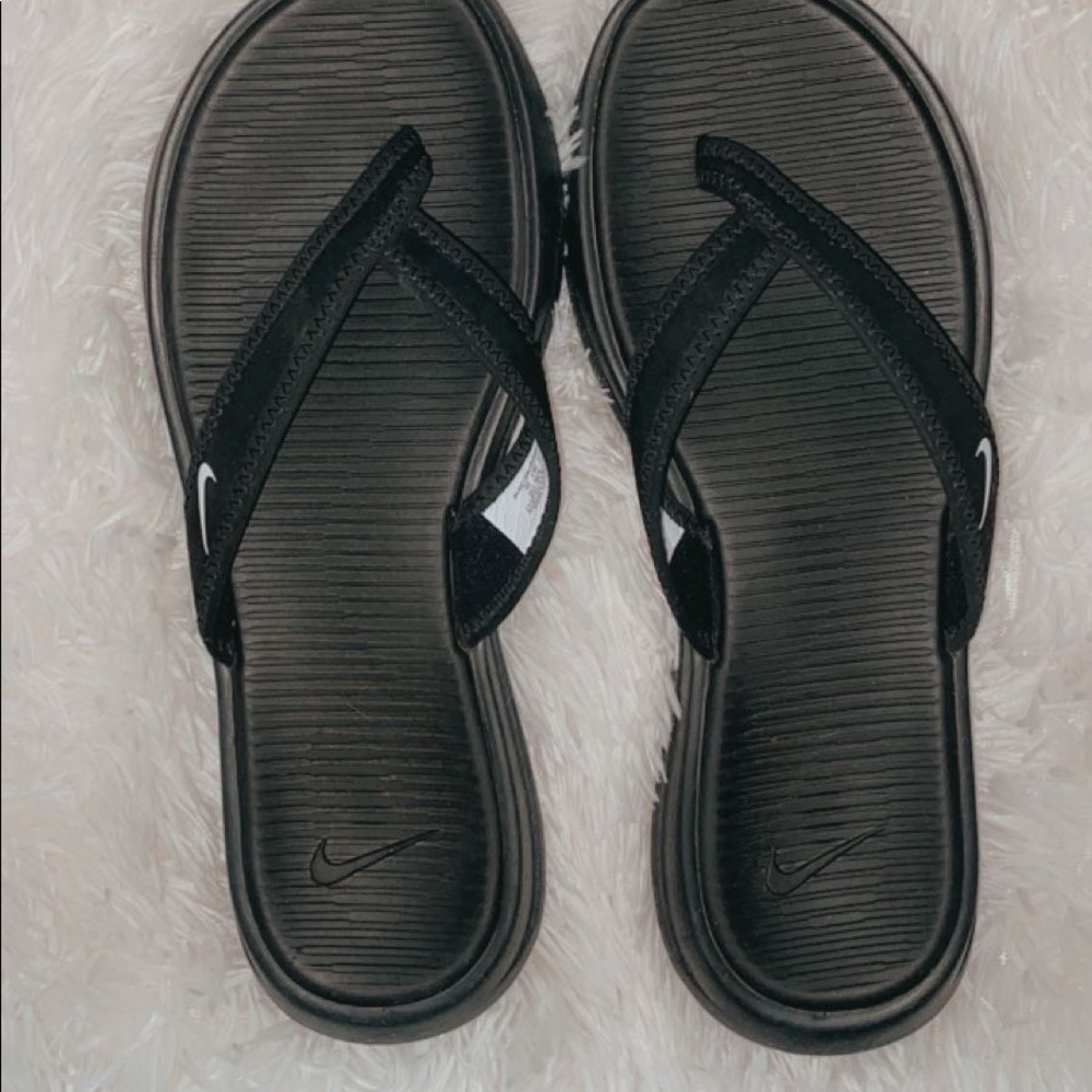 Nike flip flops